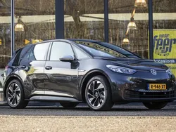 Grijs, metallic lak Gebruikt 2020 VW ID.3 Hatchback | € 19.950 (Eerlijke prijs)