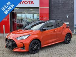 Oranje Gebruikt 2022 Toyota Yaris Hybrid Executive Hatchback | € 24.900 (Duur)