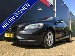 Zwart Gebruikt 2014 Volvo V40 Summum Stationwagen | € 11.950 (Eerlijke prijs)