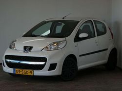 Wit Gebruikt 2011 Peugeot 107 Hatchback | € 2.750 (Eerlijke prijs)