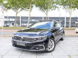 Zwart Gebruikt 2022 VW Passat GTE Stationwagen | € 21.950 (Eerlijke prijs)