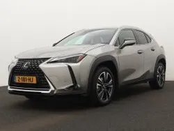 Grijs metallic Gebruikt 2024 Lexus UX 300e Business Edition SUV | € 43.950