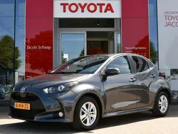 Grijs Gebruikt 2024 Toyota Yaris Active Hatchback | € 23.499 (Eerlijke prijs)