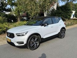 Grijs Gebruikt 2020 Volvo XC40 R-Design SUV | € 27.995 (Eerlijke prijs)
