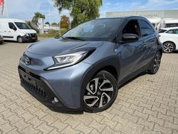 Grijs Gebruikt 2024 Toyota Aygo Team Hatchback | € 21.495 (Iets duurder)
