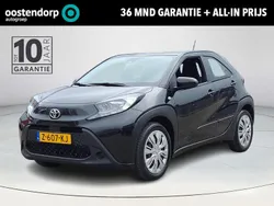 Zwart Gebruikt 2024 Toyota Aygo Play Hatchback | € 18.445 (Eerlijke prijs)