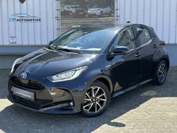 Zwart Gebruikt 2020 Toyota Yaris Hatchback | € 19.495 (Eerlijke prijs)