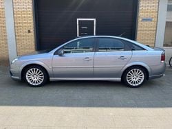 Grijs Gebruikt 2006 Opel Vectra GTS Executive Hatchback | € 1.750 (Eerlijke prijs)