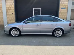 Grijs Gebruikt 2006 Opel Vectra GTS Executive Hatchback | € 1.750 (Eerlijke prijs)