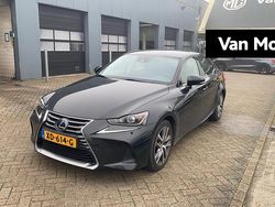 Zwart Gebruikt 2018 Lexus IS300h Business Edition Sedan | € 22.950 (Goede deal)