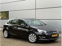 Zwart Gebruikt 2012 Opel Astra Cosmo Hatchback | € 2.250 (Goede deal)