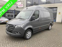 Grijs Gebruikt 2024 Mercedes Sprinter Van | € 51.950
