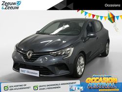 Titaniumgrijs kpn Gebruikt 2022 Renault Clio V Zen Hatchback | € 13.935 (Goede deal)