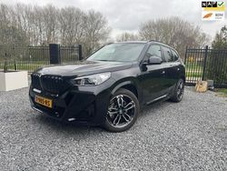 Zwart Gebruikt 2022 BMW iX1 M Sport SUV | € 42.650 (Eerlijke prijs)