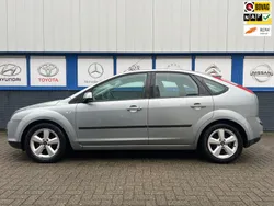 Grijs Gebruikt 2005 Ford Focus Hatchback | € 1.250 (Goede deal)