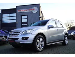 Grijs, metallic lak Gebruikt 2006 Mercedes ML500 SUV | € 12.775 (Eerlijke prijs)