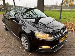 Zwart Gebruikt 2016 VW Polo Comfortline Hatchback | € 7.249 (Eerlijke prijs)