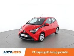 Rood (metallic) Gebruikt 2021 Toyota Aygo X-play Hatchback | € 11.349 (Eerlijke prijs)