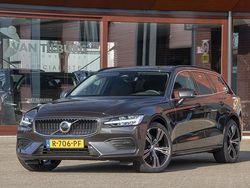 Grijs Gebruikt 2022 Volvo V60 Core Stationwagen | € 35.950 (Eerlijke prijs)