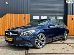 Blauw, metallic lak Gebruikt 2018 Mercedes CLA180 Shooting Brake Business Stationwagen | € 17.999 (Super prijs)