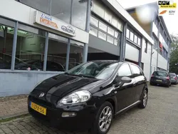 Zwart Gebruikt 2015 Fiat Punto Evo Young Hatchback | € 6.999 (Eerlijke prijs)