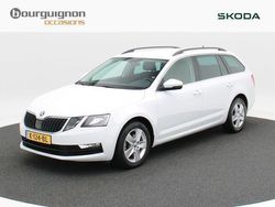 Wit, metallic lak Gebruikt 2020 Skoda Octavia Business Line Stationwagen | € 17.850 (Goede deal)