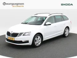 Wit, metallic lak Gebruikt 2020 Skoda Octavia Business Line Stationwagen | € 19.450 (Eerlijke prijs)