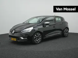 Zwart Gebruikt 2017 Renault Clio IV Intens Hatchback | € 10.900 (Eerlijke prijs)