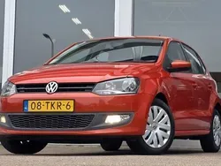 Oranje, metallic lak Gebruikt 2012 VW Polo Comfortline Hatchback | € 7.244 (Eerlijke prijs)
