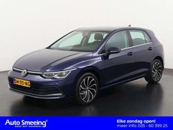 Blauw Gebruikt 2021 VW Golf VIII Style Hatchback | € 24.895 (Goede deal)