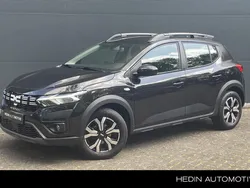 Zwart Gebruikt 2024 Dacia Sandero Stepway Hatchback | € 19.950 (Eerlijke prijs)