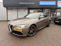 Grijs Gebruikt 2020 Alfa Romeo Giulia Super Sedan | € 27.950 (Eerlijke prijs)