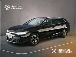 Zwart Gebruikt 2024 VW Passat Business Stationwagen | € 40.900 (Duur)