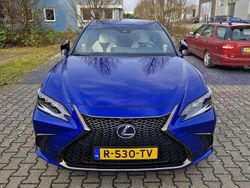 Blauw Gebruikt 2022 Lexus ES300 Sport Line Sedan | € 40.000