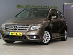 Bruin, metallic lak Gebruikt 2013 Mercedes B200 Ambition MPV | € 10.895 (Eerlijke prijs)