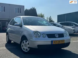 Grijs Gebruikt 2002 VW Polo Highline Hatchback | € 2.950 (Iets duurder)