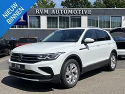 Wit Gebruikt 2021 VW Tiguan Business SUV | € 30.899 (Super prijs)
