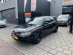 Zwart, metallic lak Gebruikt 2002 Nissan Almera Visia Hatchback | € 999