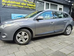Grijs, metallic lak Gebruikt 2011 Renault Mégane GrandTour Dynamique Stationwagen | € 2.650 (Goede deal)