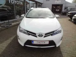 Wit Gebruikt 2015 Toyota Auris Comfort Stationwagen | € 8.300