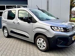 Grijs (metallic) Gebruikt 2024 Peugeot Partner S MPV | € 27.900