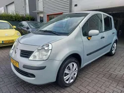 Grijs, metallic lak Gebruikt 2005 Renault Modus Dynamique MPV | € 1.650 (Eerlijke prijs)