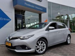 Grijs Gebruikt 2017 Toyota Auris Hatchback | € 13.450 (Eerlijke prijs)