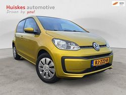 Geel (metallic) Gebruikt 2017 VW up! move up! Hatchback | € 10.949 (Super prijs)