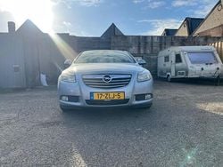 Grijs (metallic) Gebruikt 2013 Opel Insignia Business Hatchback | € 6.750 (Goede deal)