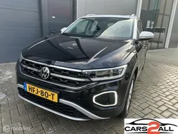 Zwart Gebruikt 2024 VW T-Roc Style SUV | € 34.950 (Eerlijke prijs)