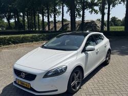 Wit Gebruikt 2014 Volvo V40 Summum Stationwagen | € 14.950 (Duur)