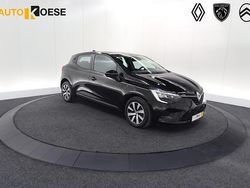 Zwart, metallic lak Gebruikt 2023 Renault Clio V Evolution Hatchback | € 15.900 (Eerlijke prijs)