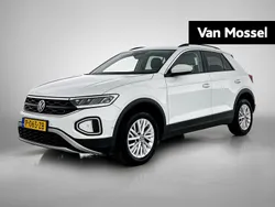 Wit Gebruikt 2022 VW T-Roc Life SUV | € 25.900 (Goede deal)