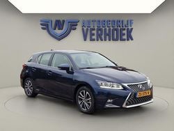 Blauw Gebruikt 2018 Lexus CT200h Business Edition Hatchback | € 15.900 (Eerlijke prijs)